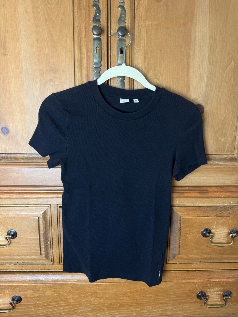 TNA Aritzia Black Short-Sleeve Crew Tee